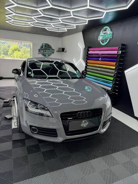 Covering intégral d'une Audi TT pour changement couleur blanc à gris près de Dijon la Côte-d'Or