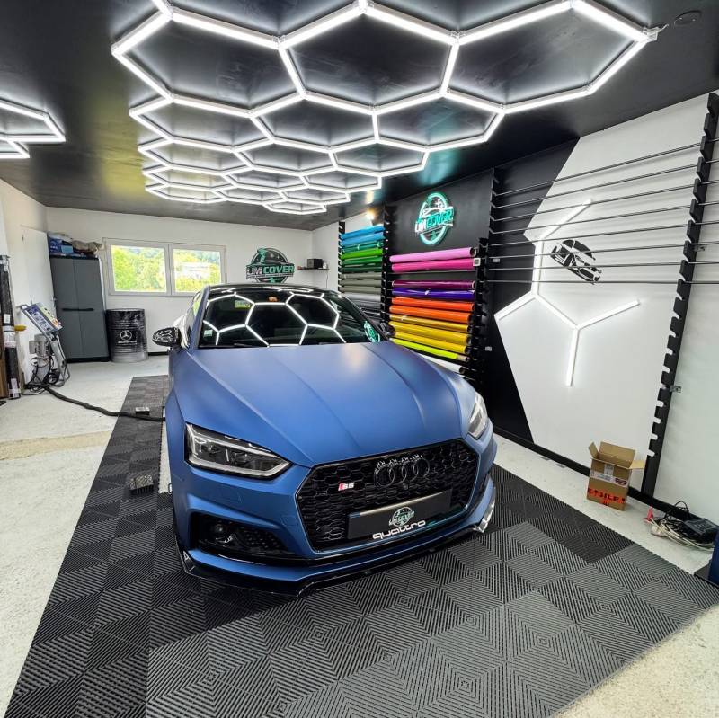 Restauration partielle du covering bleu mat sur une Audi S5 à Dijon (21000)