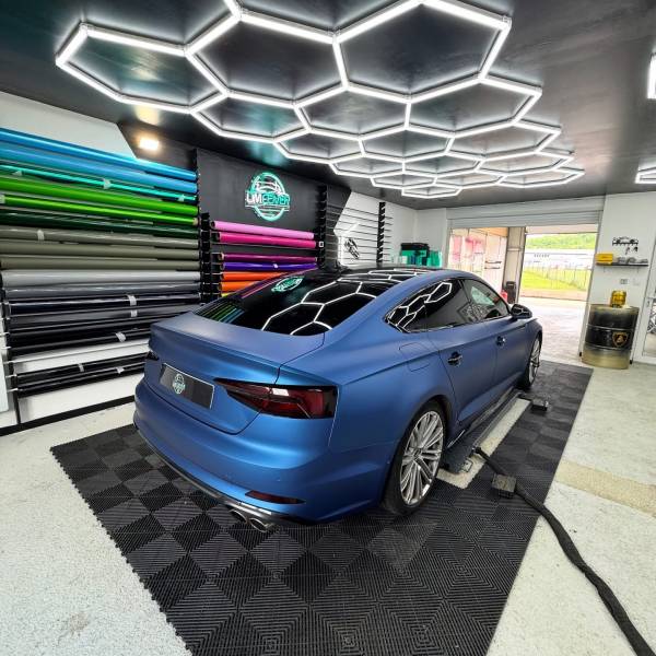 Restauration partielle du covering bleu mat sur une Audi S5 à Dijon (21000)